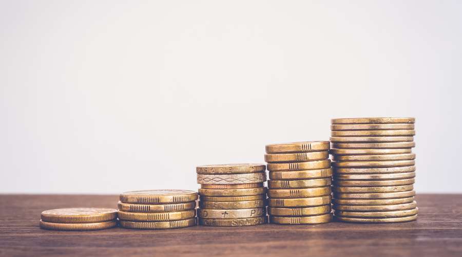 Gold IRA vs Roth IRA Gold IRA vs Roth IRA