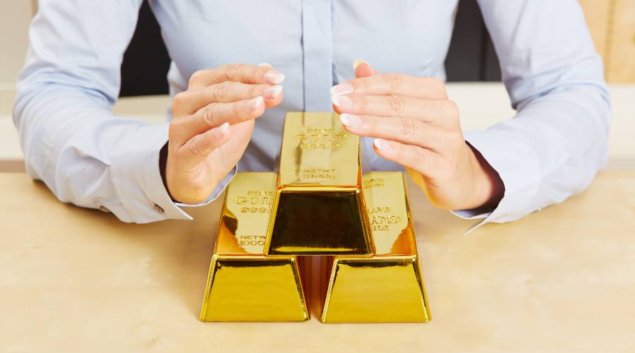 Investing in Gold vs. Property Investing in Gold vs. Property